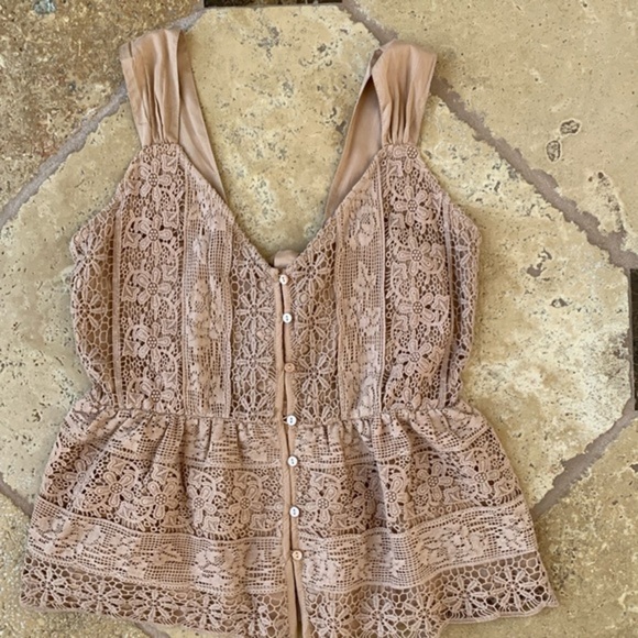 Anthropologie Tops - NWT Anthropologie Forever That Girl Sleeveless Lace Peplum Top Sz M Tan